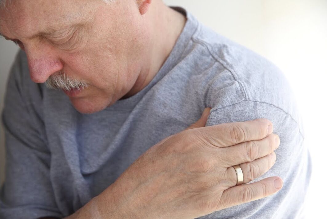 Shoulder pain from arthritis